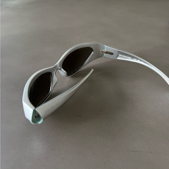 Balenciaga Women Silver Oval Sunglasses - Picture 4 of 9